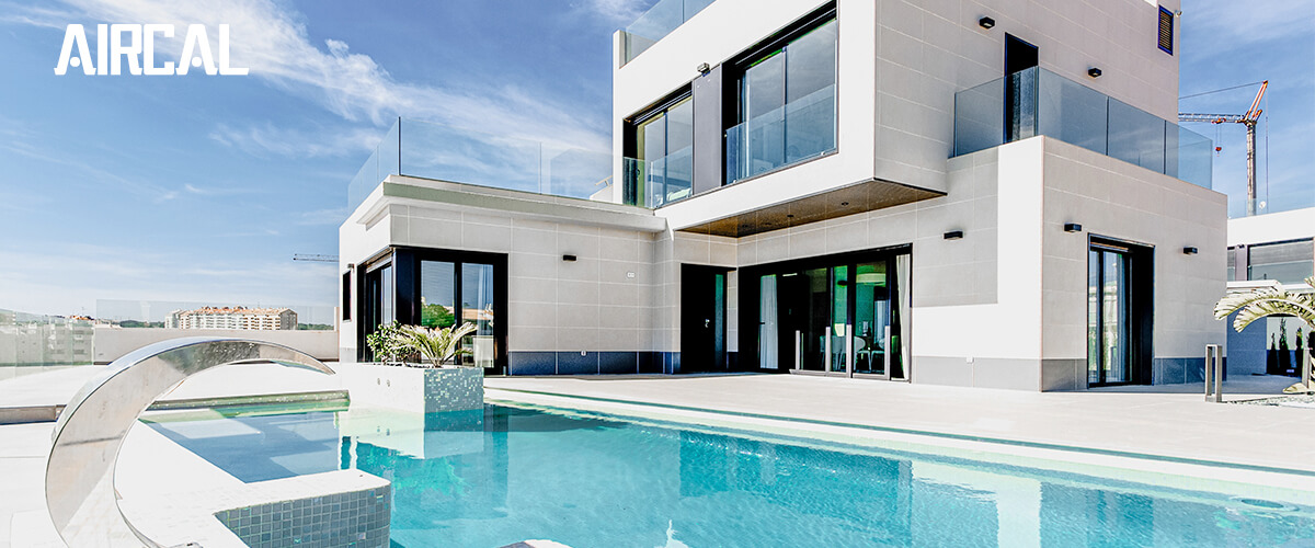 Indoor swimming pools should be cleaned like this